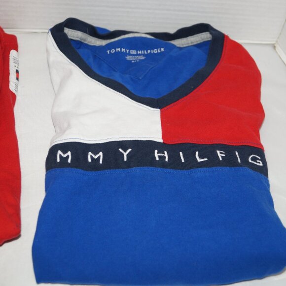 Tommy Hilfiger Shirts Mens S Lot of 2 Spell Out Flag Logo T Shirt Color block - Picture 2 of 9